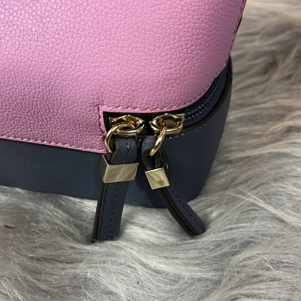 Henrri Bendel New York Cosmetic Bag - Picture 14 of 14